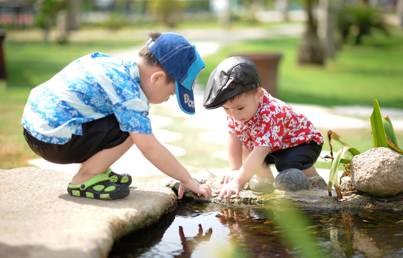 Children Volunteering